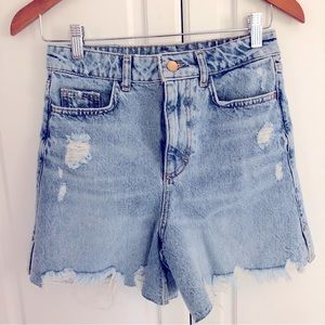 Zara Sz 2 High Waisted Light Wash Distressed Faded Jean Shorts Zipper Frayed Hem